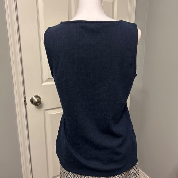 Ann Taylor sleeveless blouse - Picture 3 of 4